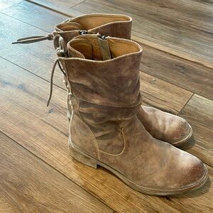 Soffit brand leather boots